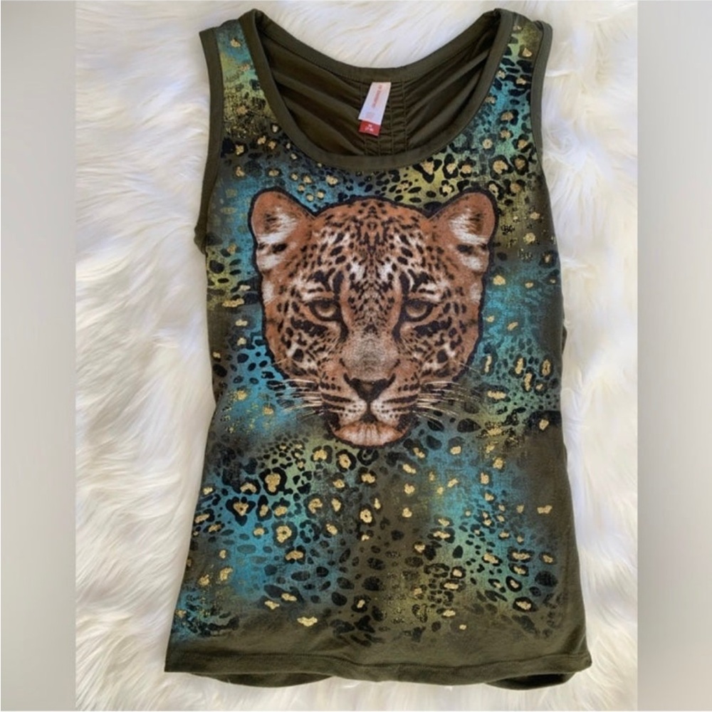 No Boundaries Leopard Graphic Tank Top Olive